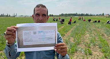 Tarla sahibinin verdiği çek sahte çıkınca işçilerin parasını ödemek için aracını sattı