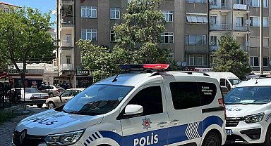 Tartıştığı apartman yöneticisini bıçakladı