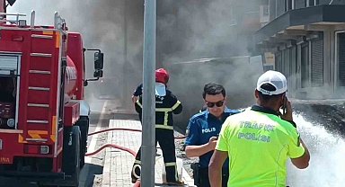 Tatvan'da lastik yangını elektrik hattına sıçradı: Yol trafiğe kapatıldı