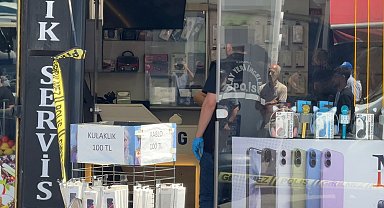 Telefoncuya kurye kılığında gelip kurşun yağdırdı: 1 ölü