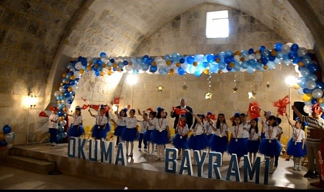 Tercan'da miniklerin okuma bayramı coşkusu
