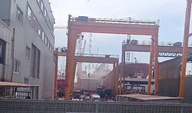Tersanede bakımdaki gemide yangın