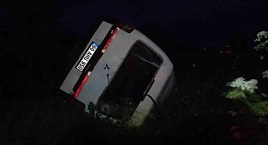 Tokat'ta minibüs takla attı: 1 yaralı
