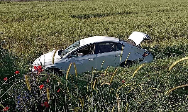 Tokat'ta otomobil ile çarpışan traktör ikiye bölündü: 2 yaralı