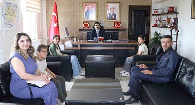 Tomarza'da en çok kitap okuyan öğrenciler ödüllendirildi