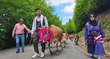 Trabzon'un Şalpazarı ilçesinde geleneksel yayla göçü başladı