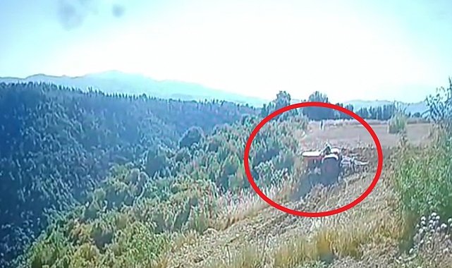 Traktör altında kalan çiftçinin hayatını kaybettiği kaza anı güvenlik kamerasında