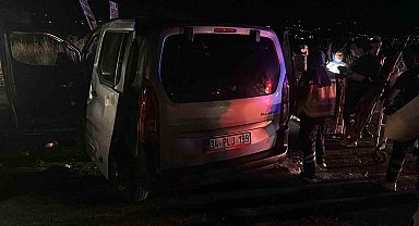 Traktöre çarpan araçta 4 kişi yaralandı