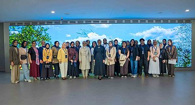 TÜRGEV'in 30'uncu yılında gençlere kariyer desteği: "Yeni Nesil İş Hayatı" programından 34 mezun verildi