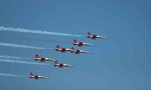 Türk Hava Kuvvetleri'nin 115. yaşında Çiğli'de görkemli festival