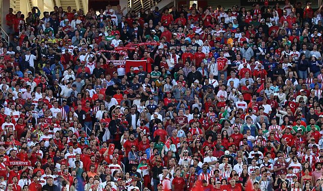 Türkiye - Paraguay maçını 68 bin 827 taraftar takip etti