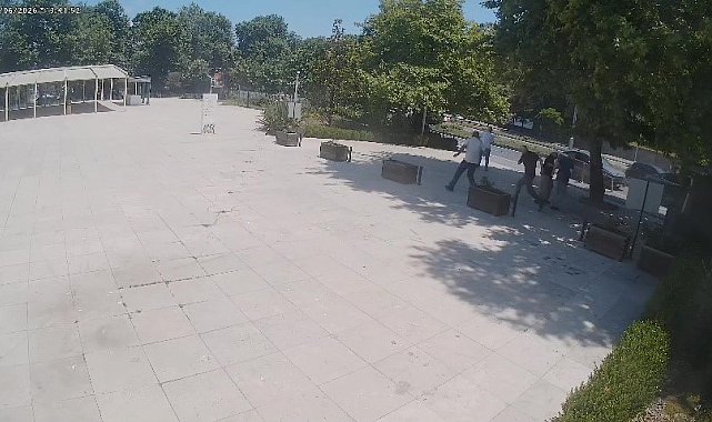 Üç aracın karıştığı kazanın güvenlik kamerası ortaya çıktı