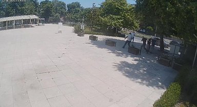 Üç aracın karıştığı kazanın güvenlik kamerası ortaya çıktı