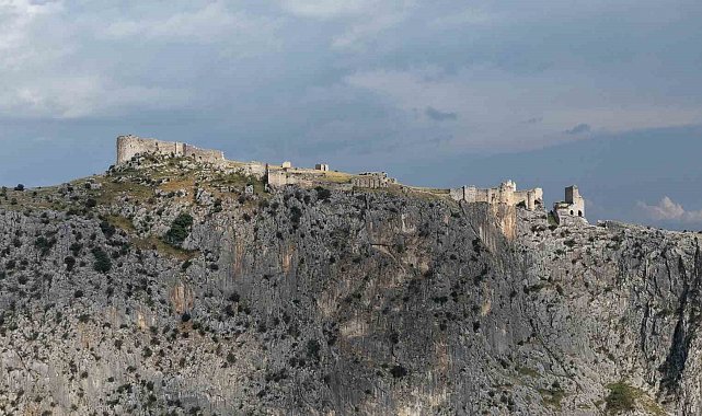 UNESCO listesindeki Anavarza Antik Kenti ziyaretçilerini ağırlıyor