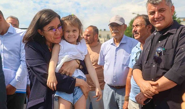 Uşak Belediye Başkan Vekili Özkan Sarayaltı Durağı'nda şoför esnafıyla buluştu