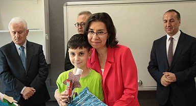 Uşak'ta 64 bin 344 öğrenci karne sevinci yaşadı