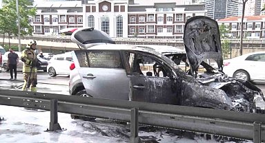 Üsküdar'da alev alev yanan SUV kullanılamaz hale geldi