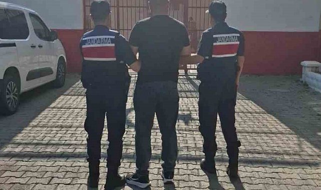 Uyuşturucu ve hırsızlık suçlarından aranan 2 hükümlü yakalandı