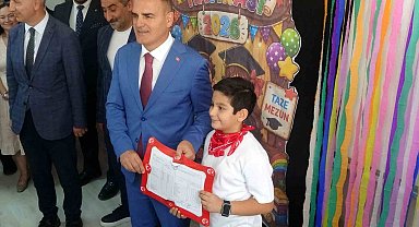 Vali Akbıyık'tan yaz tatilinde kitap tavsiyesi