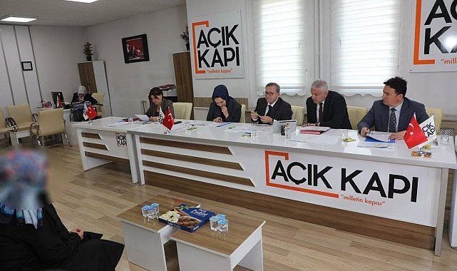 Vali Ziya Polat, Halk Günü'nde vatandaşların talep ve sorunlarını dinledi