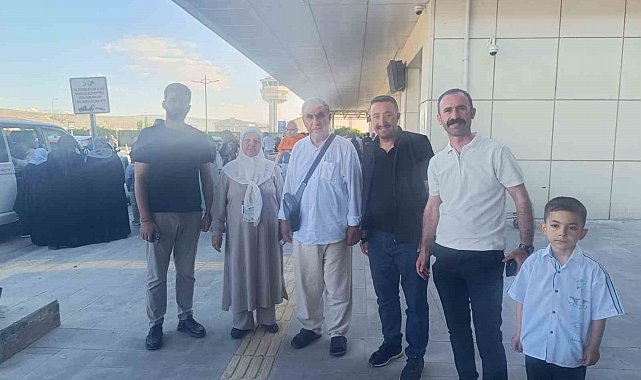 Van'dan kutsal topraklara uzanan yolculuk sona erdi: İlk hac kafilesi dualarla karşılandı