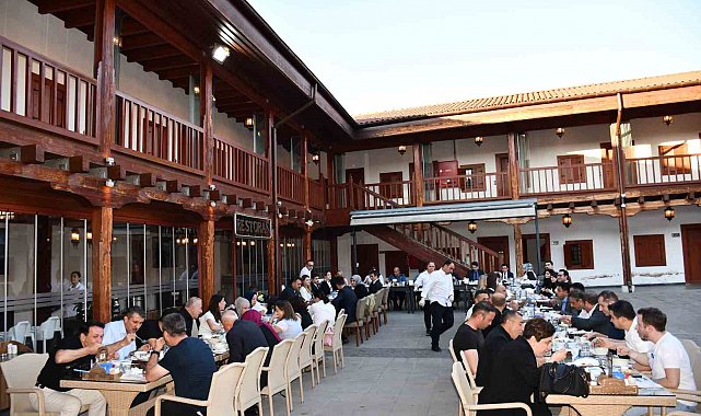 Vezirköprü'de tayini çıkan hakim ve savcılara veda programı