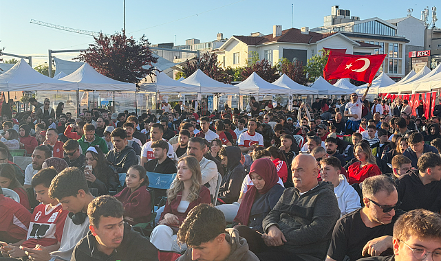 Yalova dev ekranda milli maç heyecanı