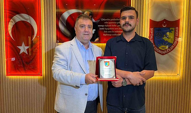 Yardımsever taksiciye plaket