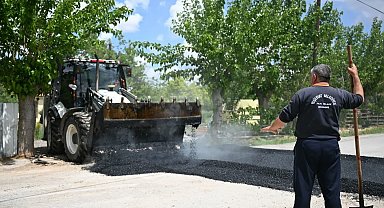 Yeşilyurt Belediyesi, Topsöğüt Mahallesi'nin yollarını yeniliyor