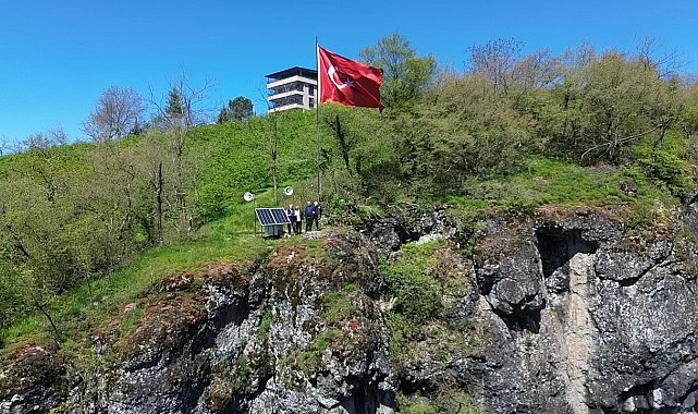 Yıldırım düşmesi sonucu merkezi ezan sistemi kullanılamaz hale geldi