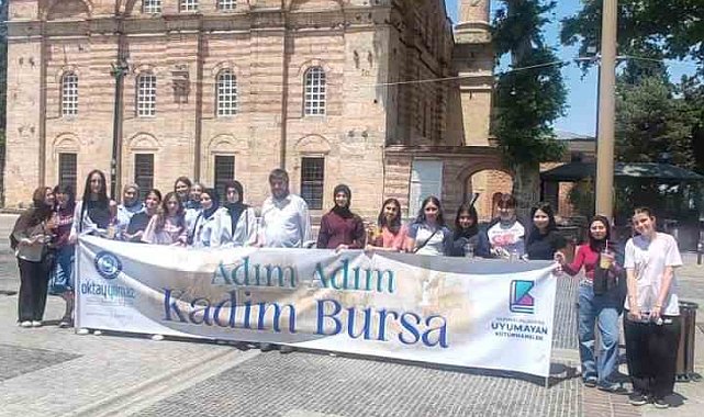 Yıldırımlı gençler tarihi yerinde keşfediyor