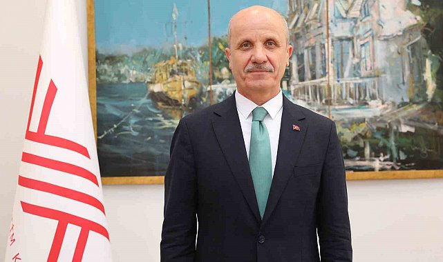 YÖK Başkanı Özvar: "Türkiye'nin yarınlarını inşa edecek siz gençlerimize güveniyoruz"