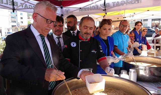 Yozgat Belediyesinden aşure ikramı