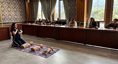 Yunusemre Belediyesi personeline ilkyardım eğitimi