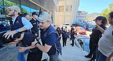 Zonguldak'ta terör örgütü operasyonunda gözaltına alınan 4 öğrenciden 3'ü tutuklandı