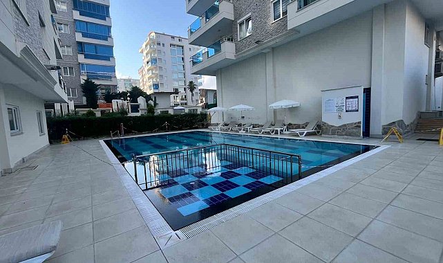 13 yaşındaki kız çocuğunun haşema ile havuza girmesine izin vermeyen Rus uyruklu site yöneticisi tutuklandı