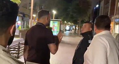 15 Temmuz pankartını indiren görevli, Ömer Halisdemir için "Kim o" dedi