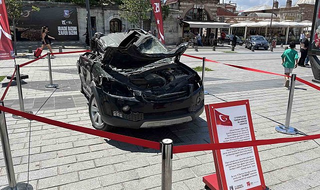15 Temmuz'da tankın ezdiği araç Üsküdar'da sergileniyor