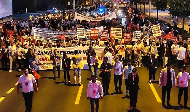 15 Temmuz'un 10. yıl dönümünde Cumhurbaşkanlığı Külliyesi'ne yürüyüş