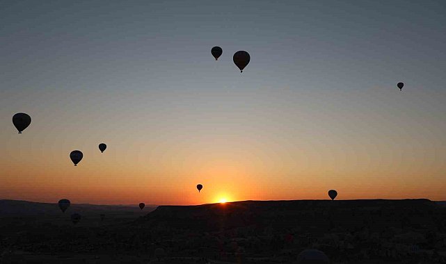6 ayda 306 bin turist Kapadokya'yı kuş bakışı izledi
