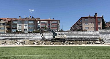 71 yıllık Gazi Atatürk Stadyumu'nda yıkım başladı, hatıralar hafızalarda kaldı