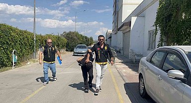 Adana'da 3 kişiyi öldüren katil zanlısı adliyeye sevk edildi