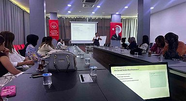 Adana'da çocuk kuruluşu personeline etkili iletişim eğitimi