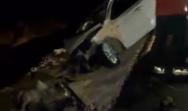 Adıyaman'da iki araç çarpıştı: 4 yaralı