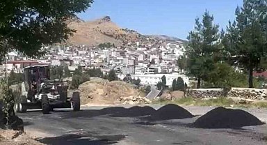 Ağaç dikilerek protesto edilen yolun yapımına başlandı