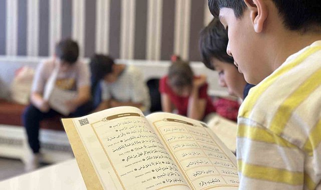 Ağrı'da gençler 15 Temmuz şehitleri için Kur'an-ı Kerim okudu