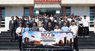 Ağrı'dan tarih ve değerler yolculuğuna ilk öğrenci kafilesi uğurlandı