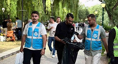 AK Gençlerin Kanlıkavak'ta temizlik mesaisi