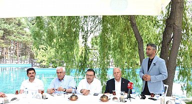 AK Parti Erzurum teşkilatı hizmetleri değerlendirdi