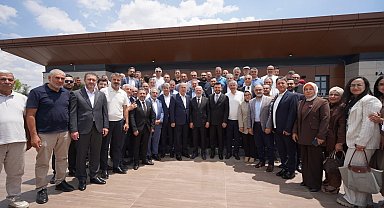 AK Parti Kayseri Teşkilatı, görevdeki 500. gününü istişare toplantısıyla taçlandırdı